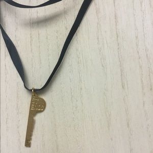 THE GIVING KEYS GOLD BEST FRIENDS KEY PENDANT NECKLACE NWOT